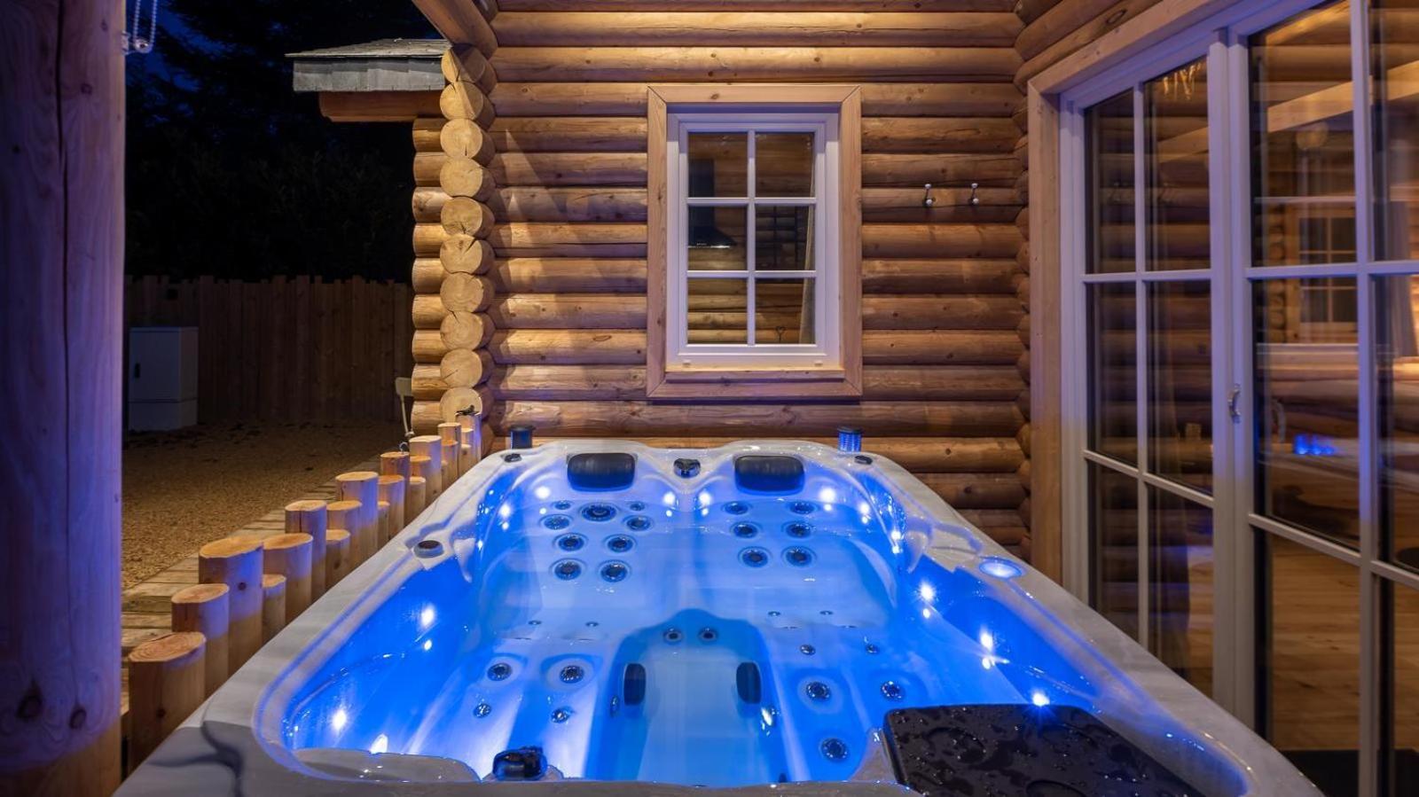 Cosy W/ Jacuzzi In Amazing Region Chalet