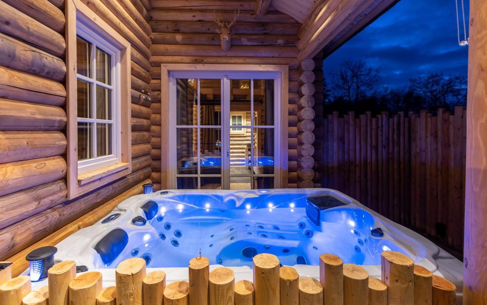 Chalet Cosy W/ Jacuzzi In Amazing Region *